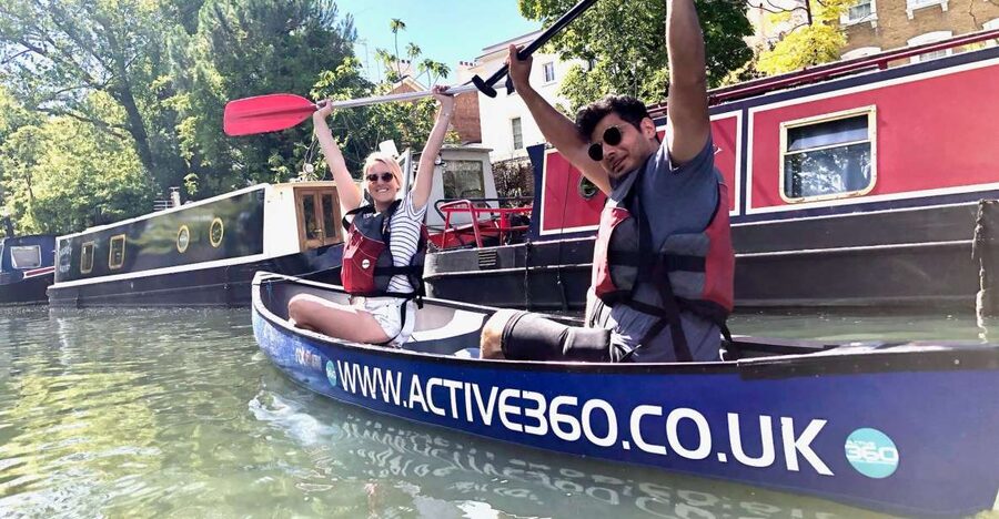 2 seater Canoe Rental in Ladbroke Grove - Getting comfortable at Canalside Basin