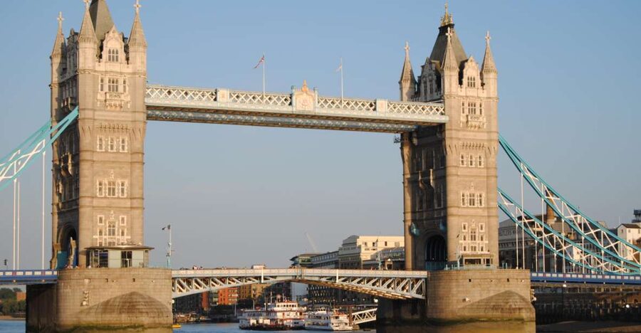 3-Hour City of London Walking Tour - The Strand and Fleet Street, where London made the news