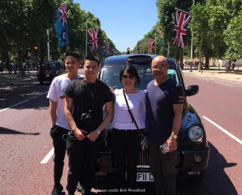 4-Hour Private Tour of London in a Panoramic Black Cab - Trafalgar Square and the city center