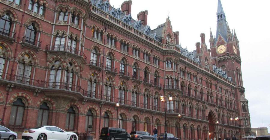 A Muggle's Guide to London: Harry Potter Walking Tour - Meeting at Temple and finding your wizarding bearings