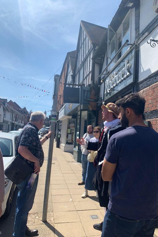A tour of Warwick with Queen Elizabeth's secret lover - Meeting Robert Dudley outside Warwick Castle