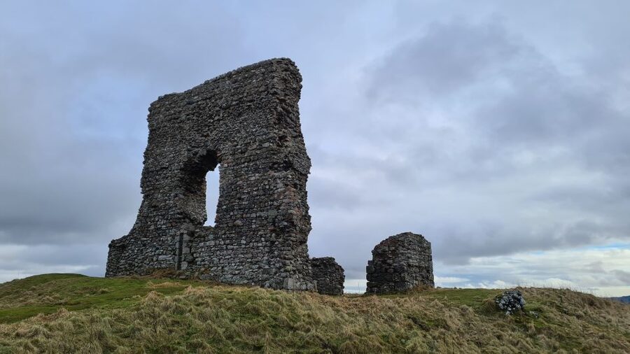 Aberdeen's Ancient Heritage and Folklore Tour - Start beside the William Wallace statue