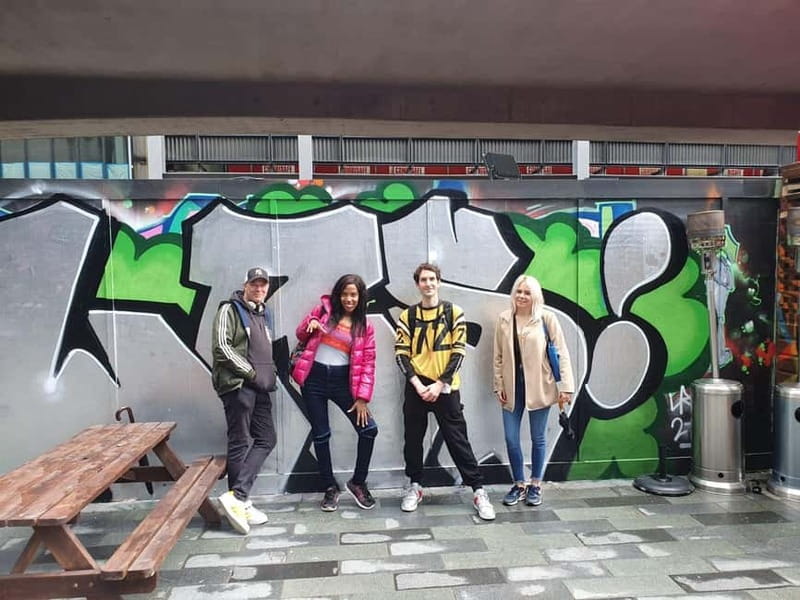 ADVANCED GRAFFITI STREET ART TOUR / SHOREDITCH / EAST LONDON - Photography, artists at work, and street etiquette