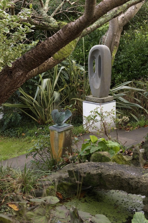 Barbara Hepworth Museum & Sculpture Garden: entry to site. - Begin with the archive photographs and career material