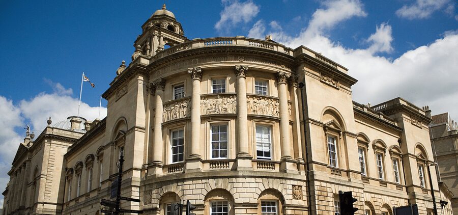 Bath : 2 Hour Historic Walking Tour With An App - The Royal Crescent and The Circus