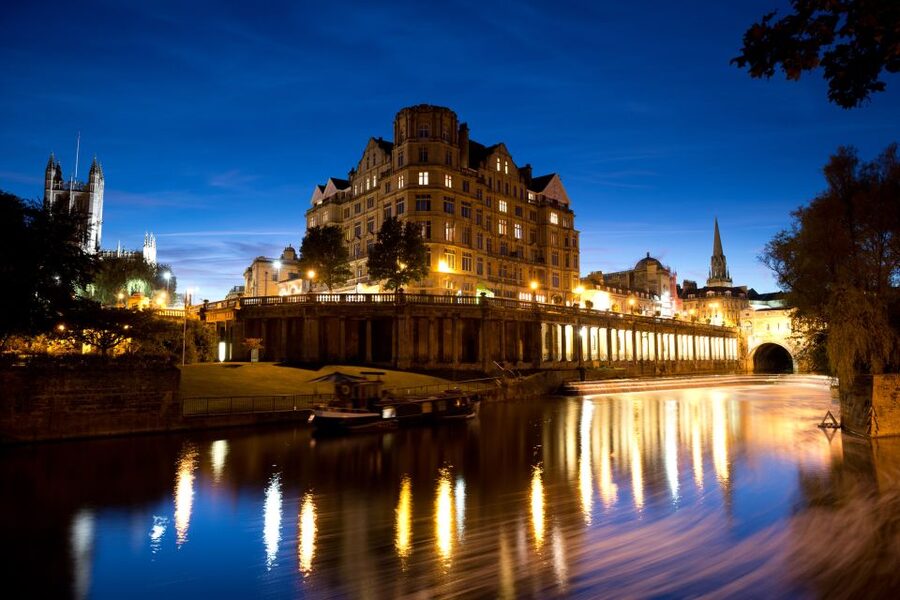 Bath: 90-Minute Private Ghost Walking Tour - Bath’s elegant streets after dark