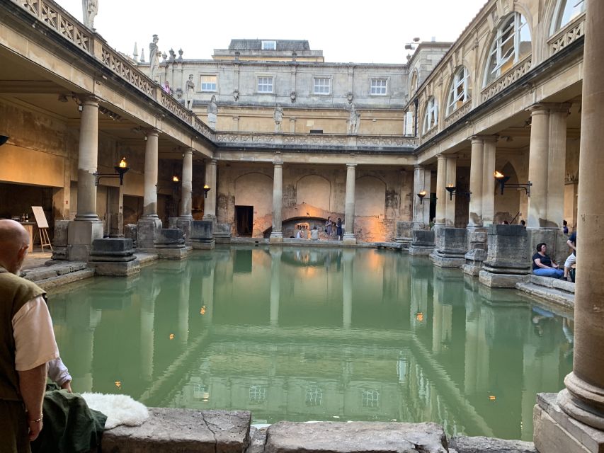 Bath: Guided City Walking Tour with Entry To The Roman Baths - The Pump Room and Bath Abbey set the scene