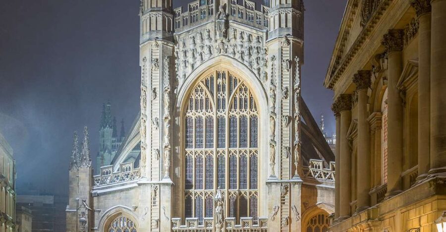 Bath: Guided Ghost Tour - Bath’s famous sights with a darker story