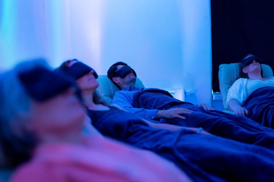 Bath: Guided Relaxation and Sound Bath - Why the small room makes a difference