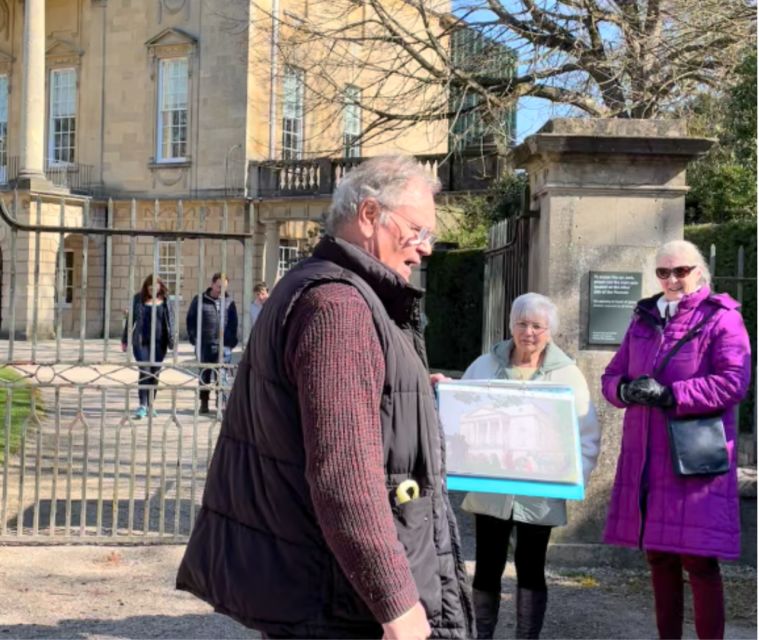 Bath: Guided Walking Tour - The Circus and Queen Square