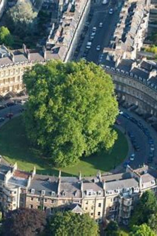 Bath: Local Pubs & Historic Sights Walking Tour (3h) - Queen Square and the Royal Crescent