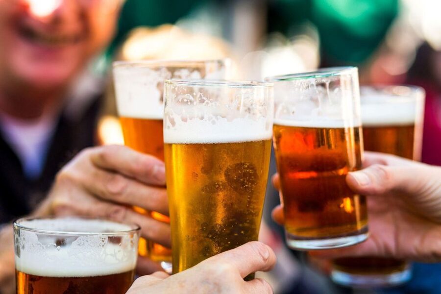 Bath: Local Pubs & Historic Sights Walking Tour (3h) - First pub stop: local beer, cider and a look at pub culture