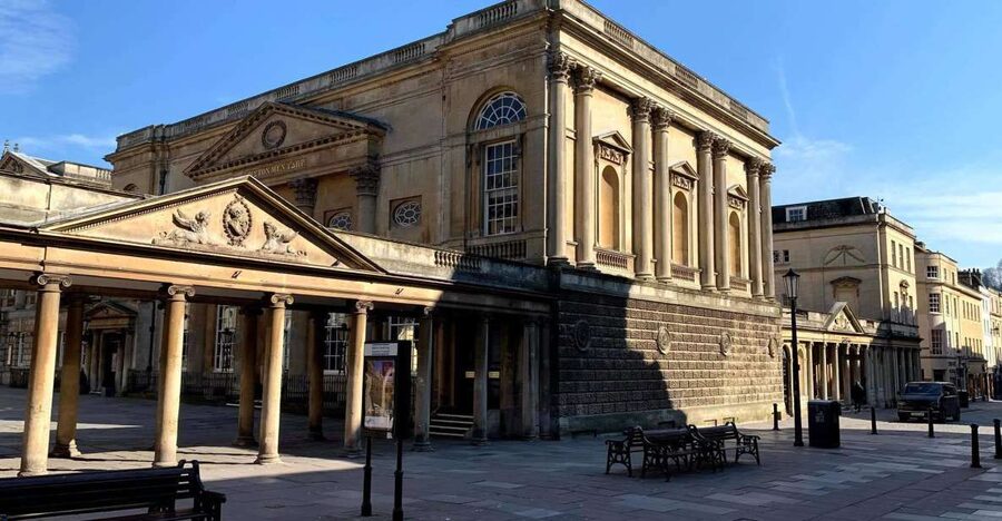 Bath: Private Unconventional History of Bath Walking Tour - Bath Abbey and Sally Lunn’s House