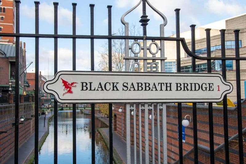 Birmingham Slogging Gang Evening Walking Tour with Pub Stops - Timing, walking, and the finish at Gas Street Basin