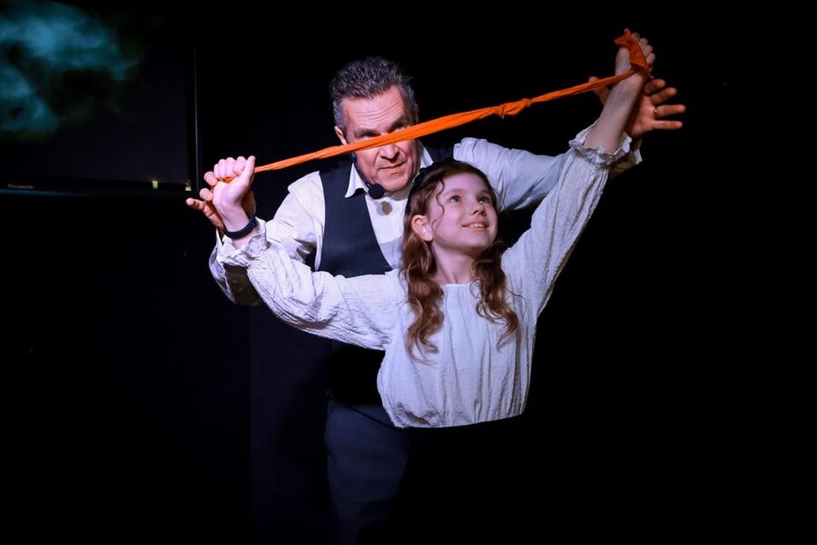 Blackpool: Family Magic Show with Award-Winning Magician - A close-up magic show in central Blackpool style
