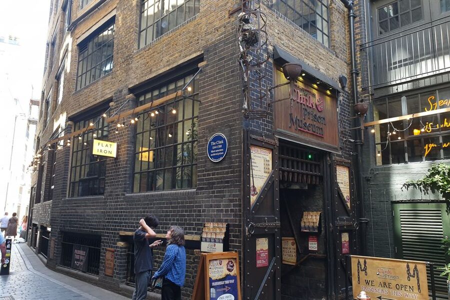 Booze, Brothels & the Bard: London's Bawdy Borough - The Old Operating Theatre and Southwark Cathedral