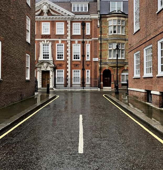 Bridgerton Tour in London - Why this Bridgerton walk works in Mayfair
