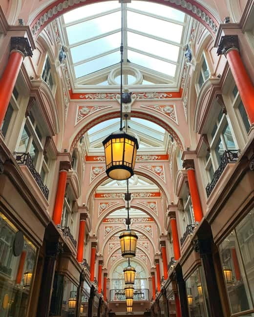 Bridgerton Tour in London - Burlington House and a touch of culture
