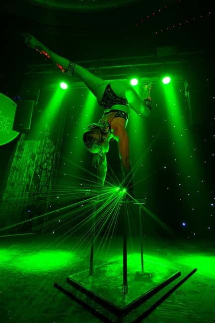 Brighton: Cabaret Carousel Show Ticket - Drinks and the real price of the experience