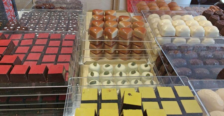 Brighton: Guided Chocolate Tour with Tastings - The Lanes, Brighton Dome, and the Royal Pavilion