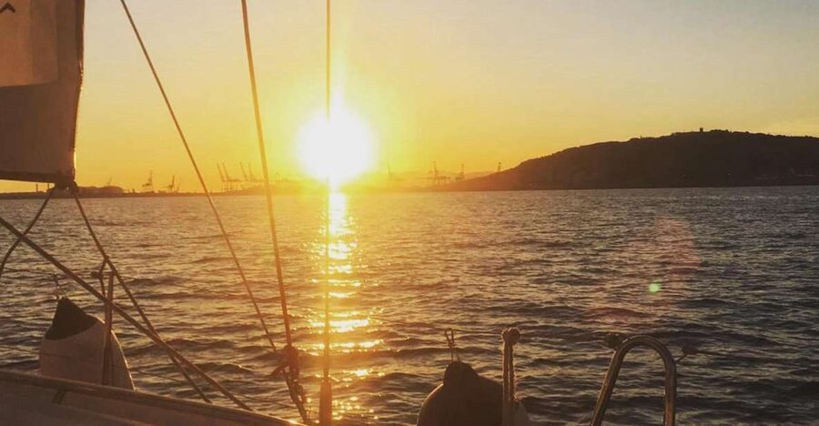Brighton: Sunset Sailing Cruise with a Glass of Wine - Practical advice for a better evening
