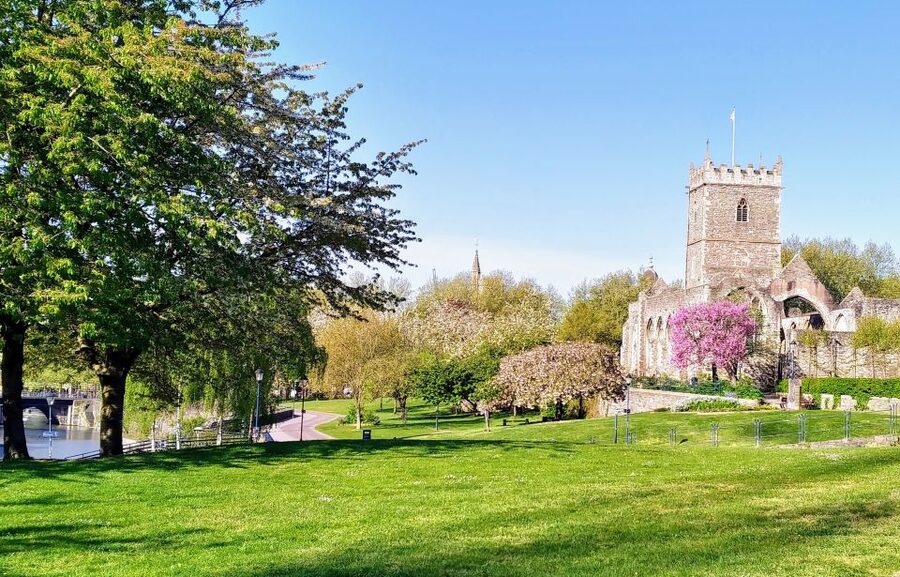 Bristol: Self-Guided Sightseeing Audio Tour - Key points to know before you go