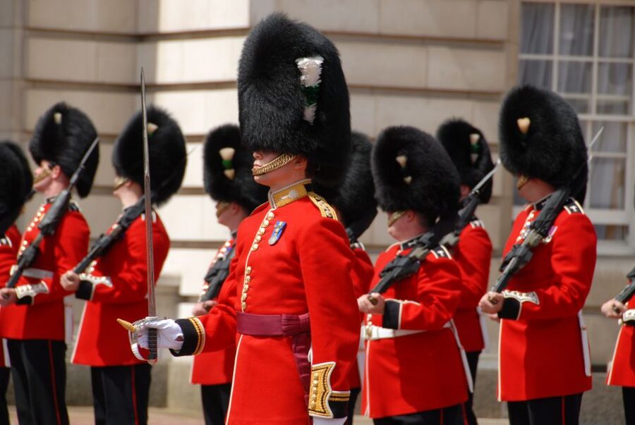 Buckingham Palace Exterior and Royal History Private Tour - Adding Westminster Abbey, Parliament, and Big Ben