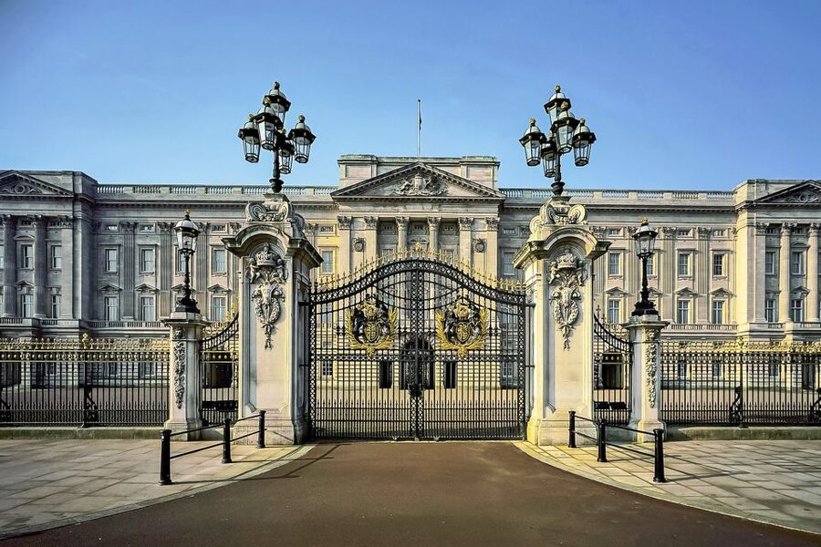 Buckingham Palace: The State Rooms Entrance Ticket - What families and art lovers will enjoy