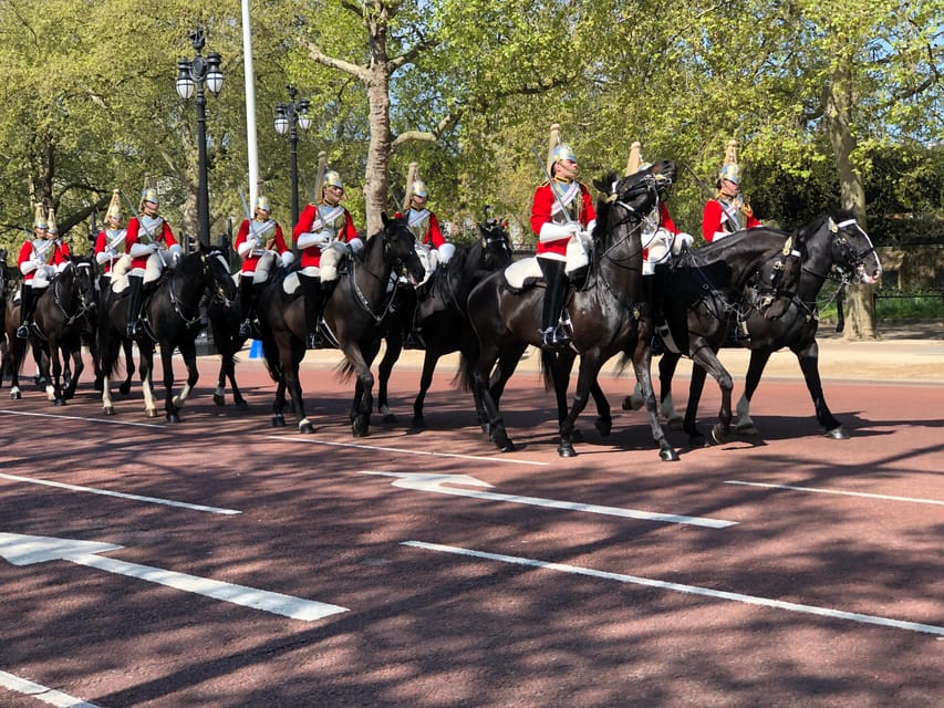 Buckingham Palace Visit and Changing of the Guard Tour - Practical advice for a smoother visit