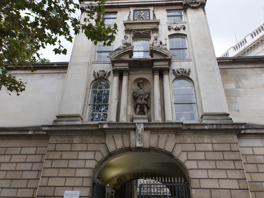 Burnings, Butchery & Black Death: London's Bloody Past - Smithfield Market, slaughter, and public punishment