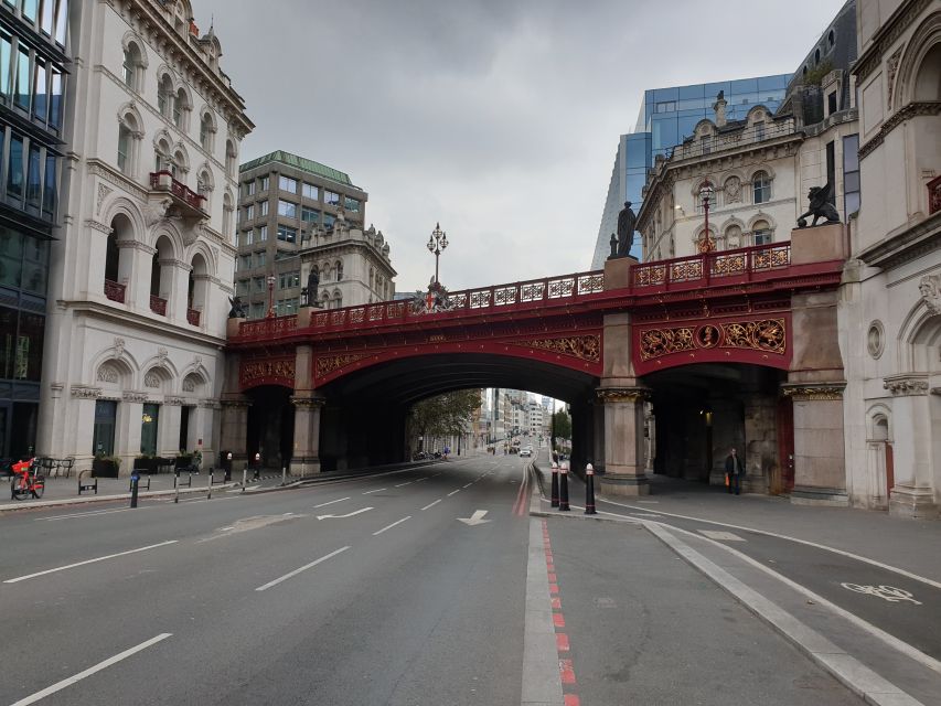 Burnings, Butchery & Black Death: London's Bloody Past - The Golden Boy of Pye Corner and the city’s changing memory