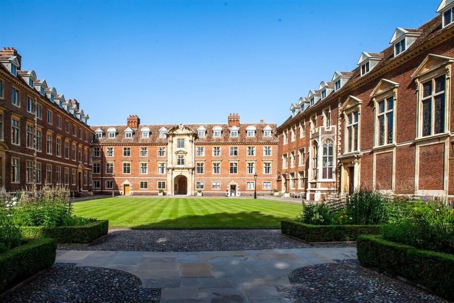 Cambridge: 2-Hour Private University Walking Tour - Timing, weather, and access