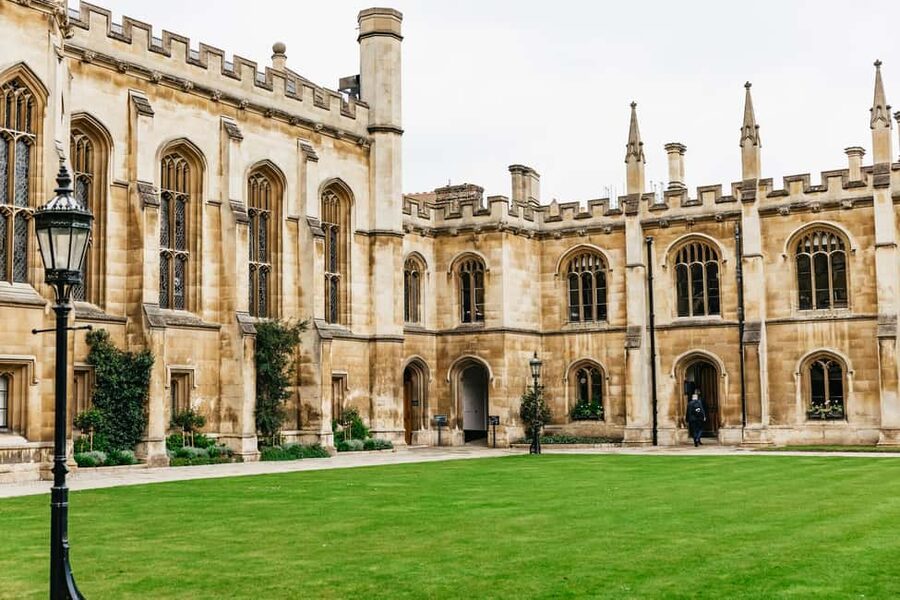Cambridge: Alumni-Led Walking Tour w/ King's College Option - The Kings College Chapel option