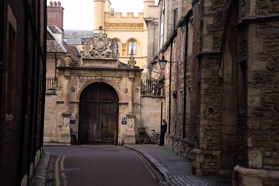 Cambridge: Ghost Tour Led by University Alumni Guide - Market Hill and the city beyond the colleges
