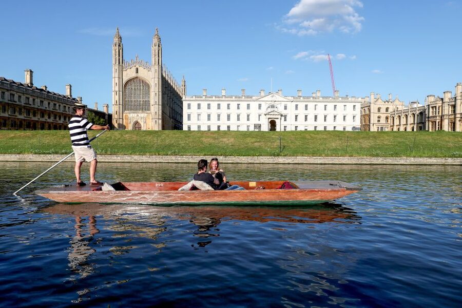 Cambridge: Guided River Cam Punting Tour - Meeting at Scholars Punting Cambridge