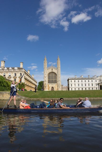 Cambridge: Guided Shared River Punting Tour - Kings College Chapel and the grand college frontage