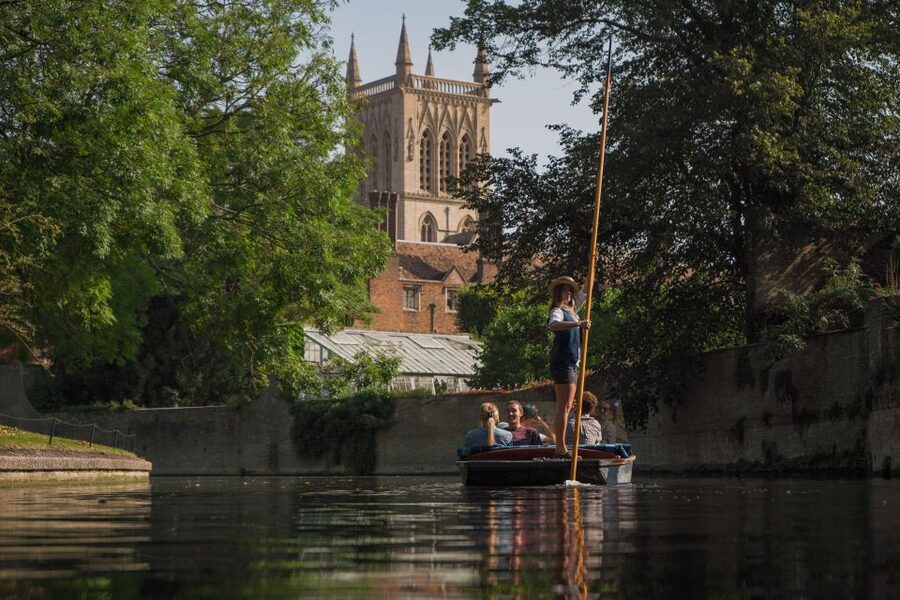 Cambridge: Guided Shared River Punting Tour - The Wren Library and the final stretch