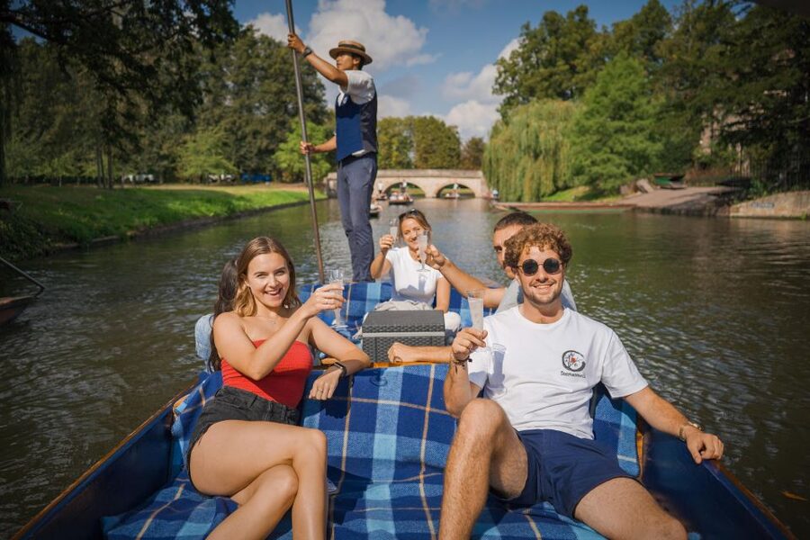 Cambridge: Guided Shared River Punting Tour - Price, timing, and what you receive