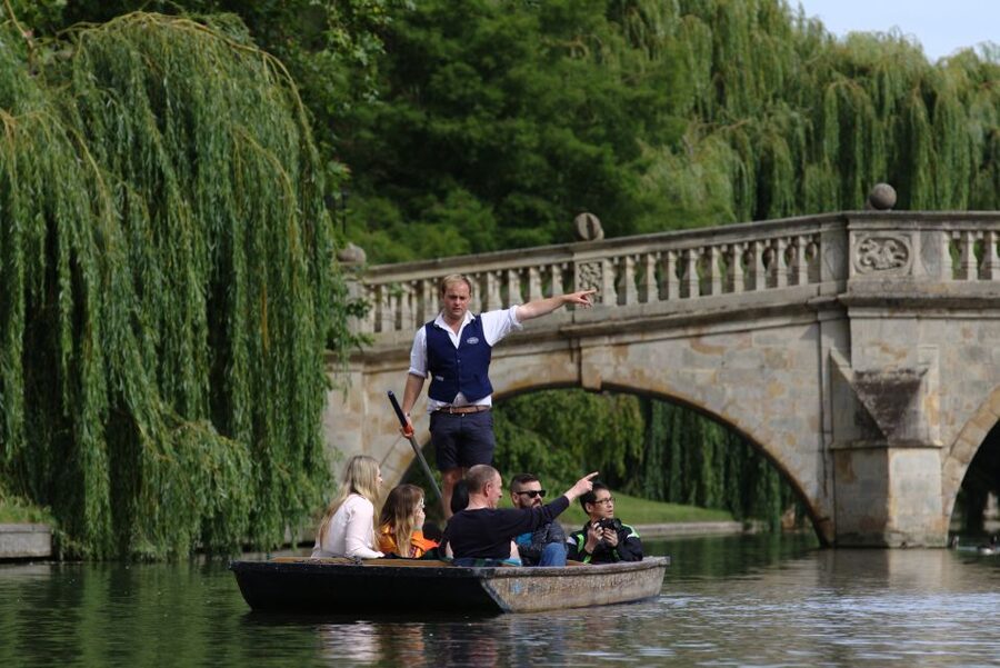 Cambridge: Guided Shared River Punting Tour - Leaving Mill Lane and settling into the punt