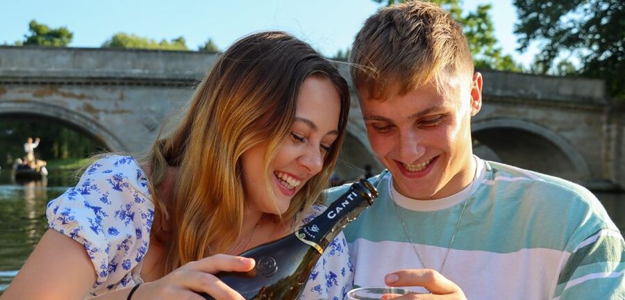 Cambridge: Private Chauffeured Punting Tour - Key points to know