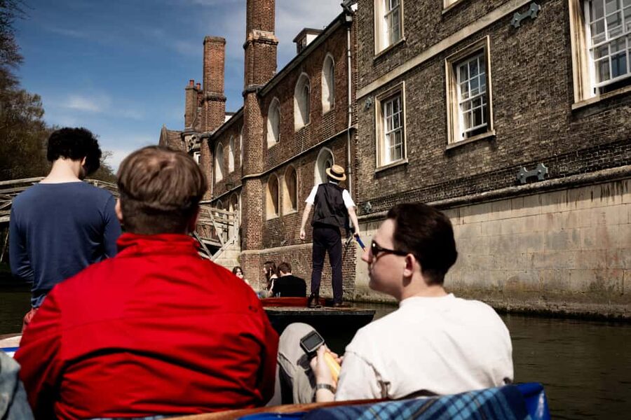 Cambridge: Punting Tour on the River Cam - Why the River Cam is the right way to see Cambridge
