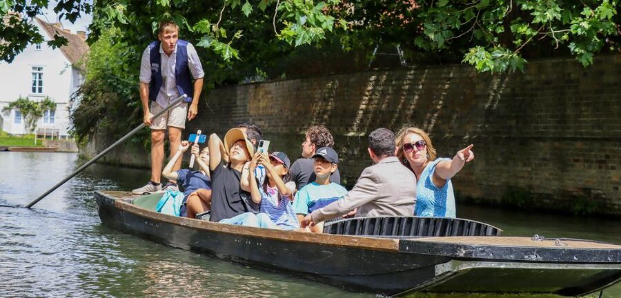 Cambridge: Shared Chauffeured Punting Tour - When this tour gives you the best value