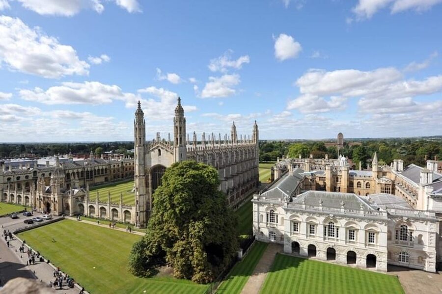 Cambridge: Sightseeing Walking Tour with a Local Guide - River views and Cambridge’s changing mood