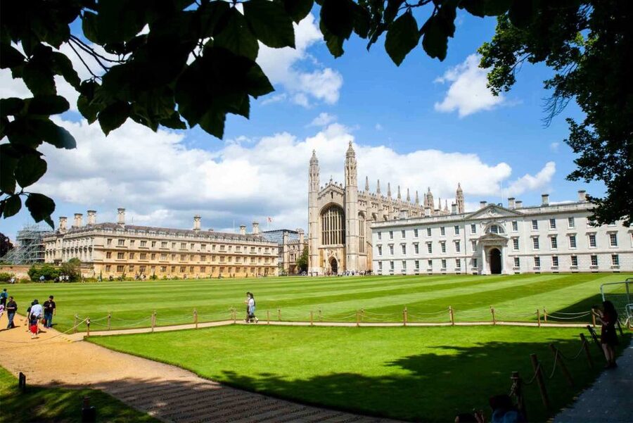 Cambridge: University Alumni Tour with Kings College Option - What you can and cannot enter