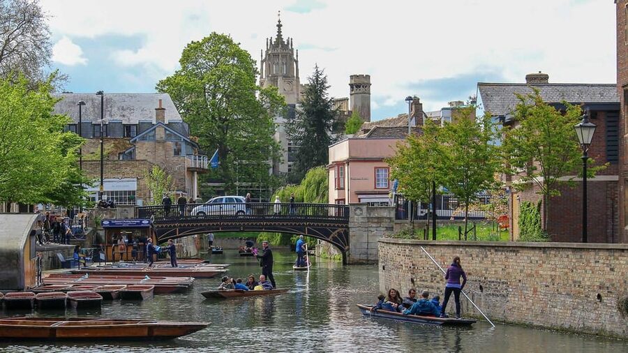 Cambridge: University Walking Tour - How the guides shape the experience