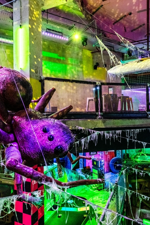 Camden: Junkyard Golf Club Tickets for 9 or 18 Holes - Dirk: a basement horror rave