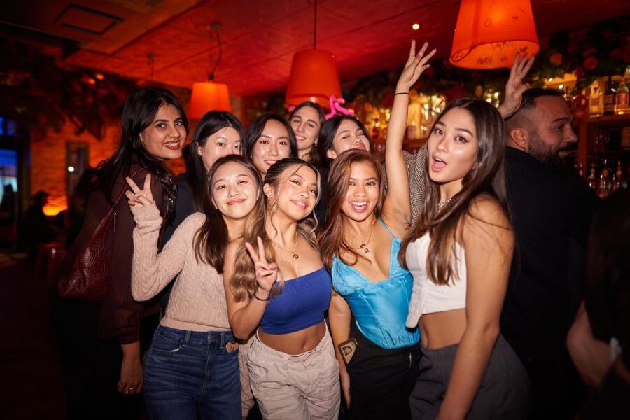 Camden Pub Crawl & Bar Tour London - Sunday through Thursday: a more relaxed Camden night