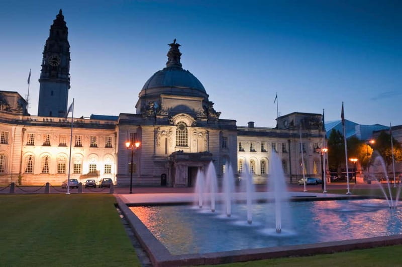 Cardiff Day Tour from London with Local Guide (Visit Wales) - Meeting Cardiff with a local guide