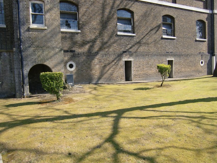 Chatham Historic Dockyard: Call the Midwife Tour - Who will enjoy this most?