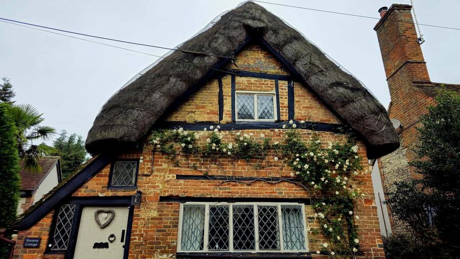 Chawton: Village tour to discover its ties to Jane Austen - The church, park, and wider village setting
